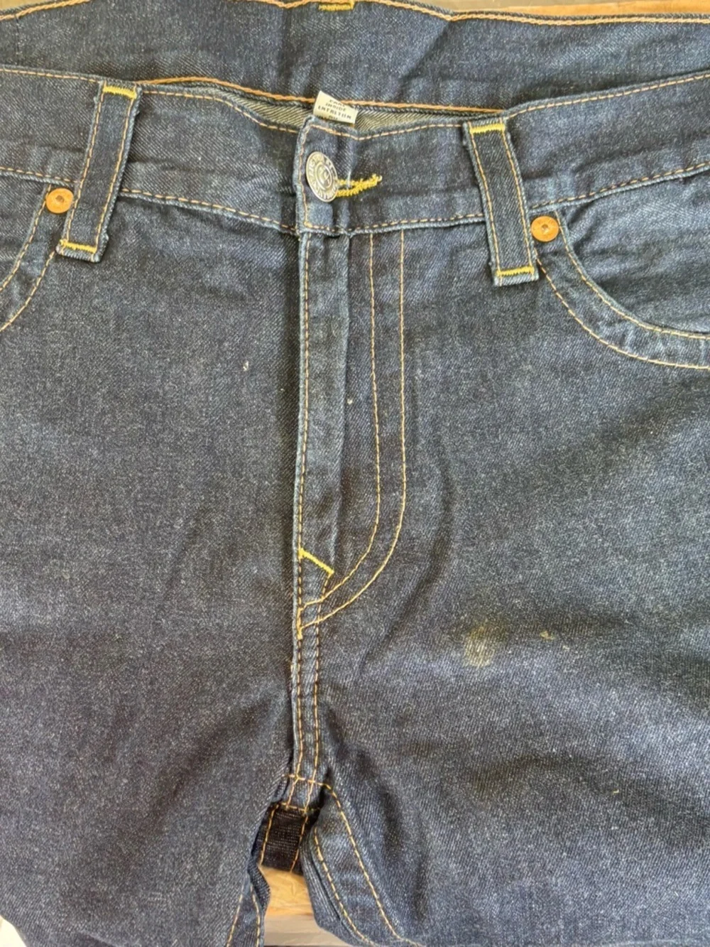 Men ‘s True Religion Dark Wash Denim Jeans Straight with Contrast Stitching